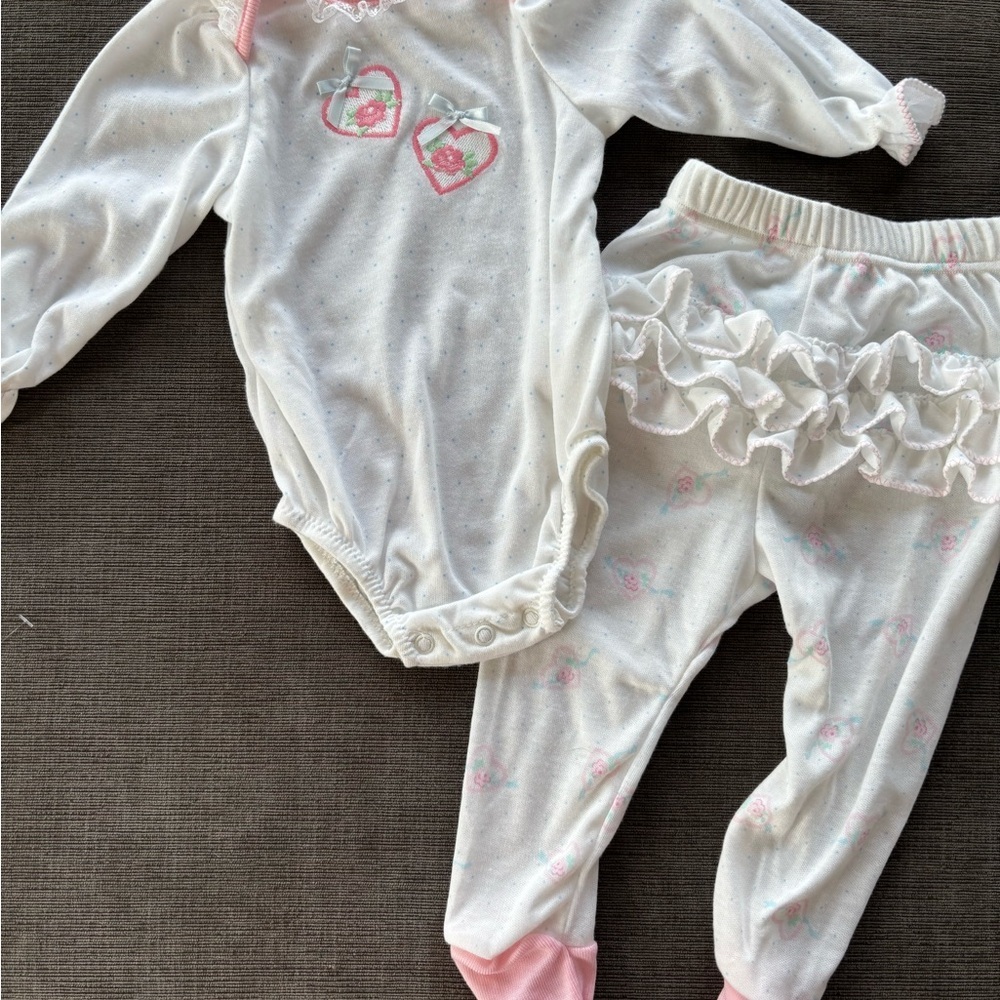 Vintage Carter's Baby Girl 2-Piece "Ruffle Butt" Set - Pink & White Hearts